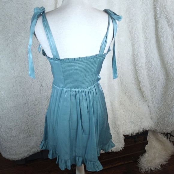 FOREVER 21 SATIN LIKE BLUE MINI DRESS SZ.L EUC - Picture 8 of 10